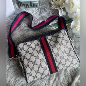 Authentic vintage Gucci web sherry line crossbody bag (KLV04)